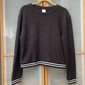 Abercrombie & Fitch black cropped textured sweater w/black & white stripe trim L
